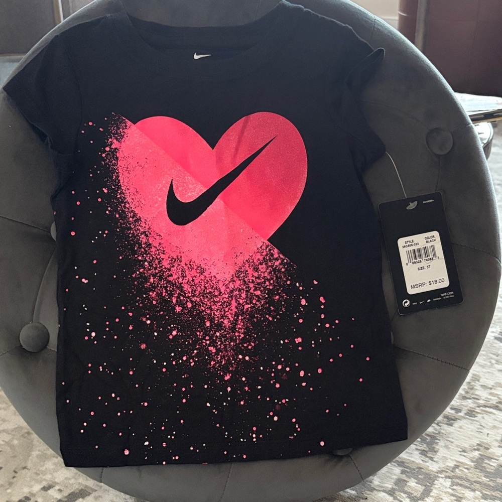 3T Nike Kids Black Tee with Pink Heart Design NWT